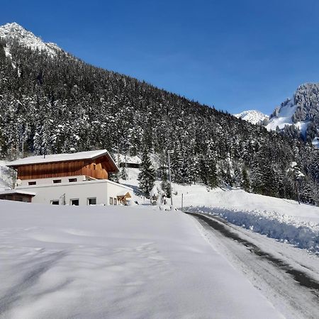 Haus Adrian Apartment Wald am Arlberg Exterior photo